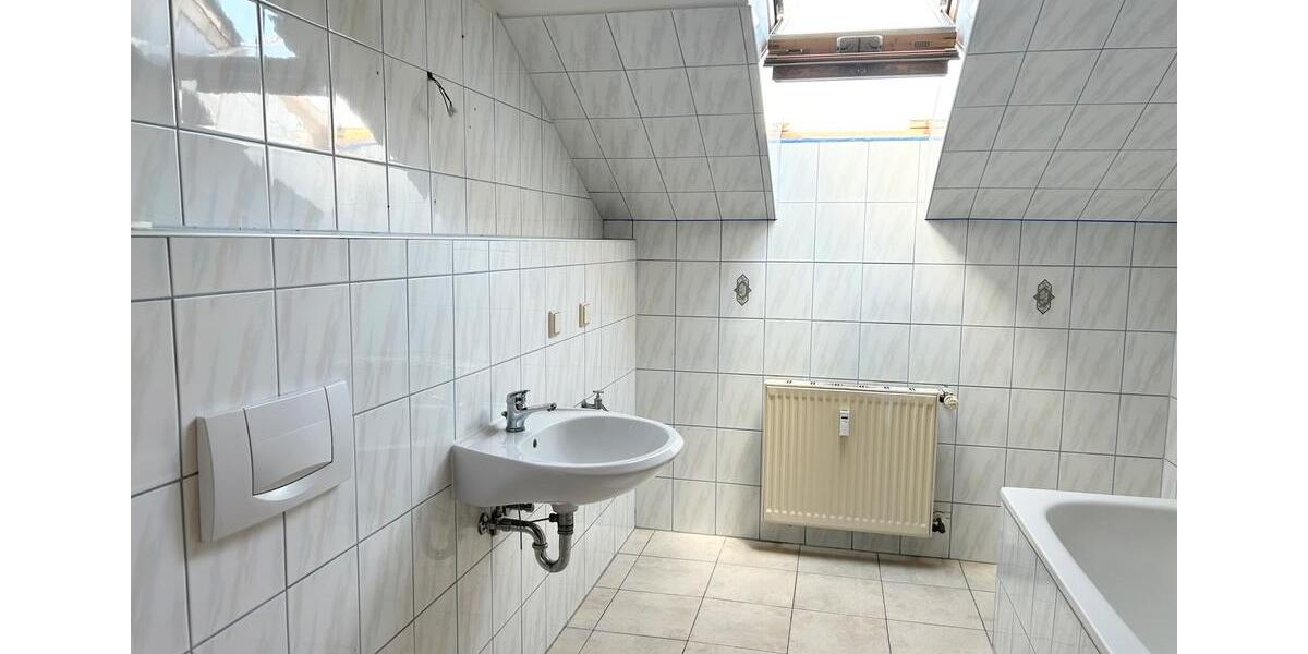 Dachgeschoßwohnung Dessau-Roßlau Brambach - 3 Zimmer, 79 m&sup2;, 510&euro; | Angebot:23573300