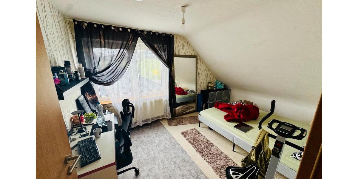 Dachgeschoßwohnung Vettelschoß - 3 Zimmer, 66 m&sup2;, 700&euro; | Angebot:26044322