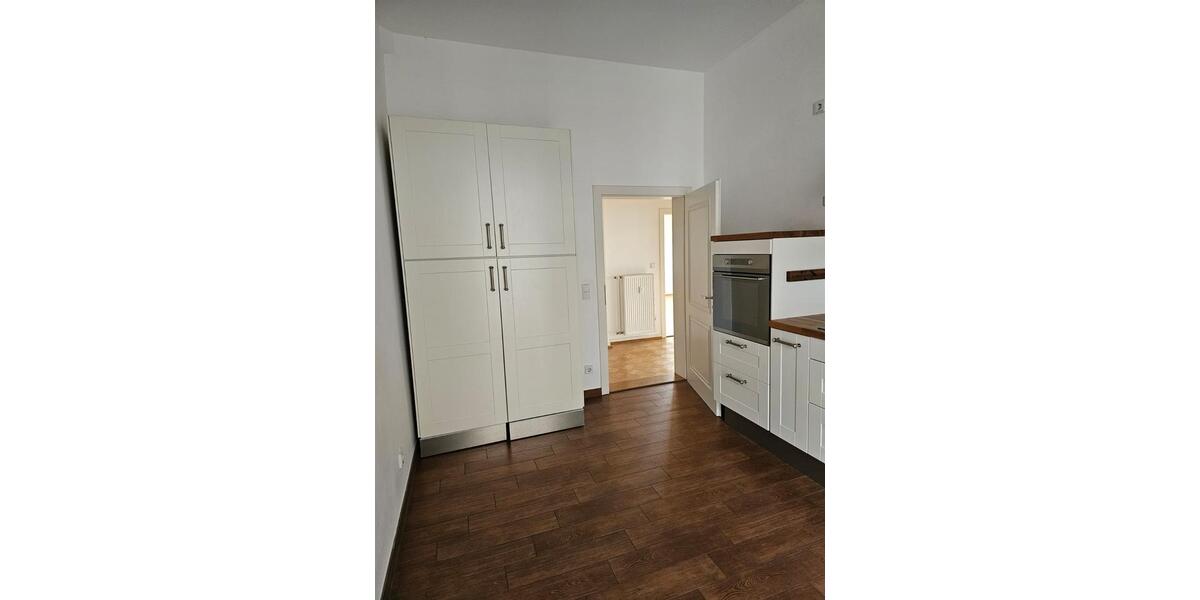 Großzügige 5-Zimmer-Wohnung in sehr guter Lage 5 zimmer