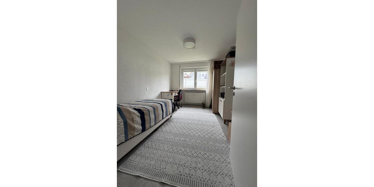 Erdgeschoßwohnung Crailsheim - 4 Zimmer, 120 m&sup2;, 1.450&euro; | Angebot:26096059