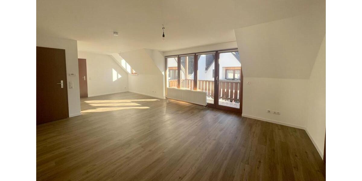 Dachgeschoßwohnung Dillenburg - 3 Zimmer, 93 m&sup2;, 720&euro; | Angebot:24393740