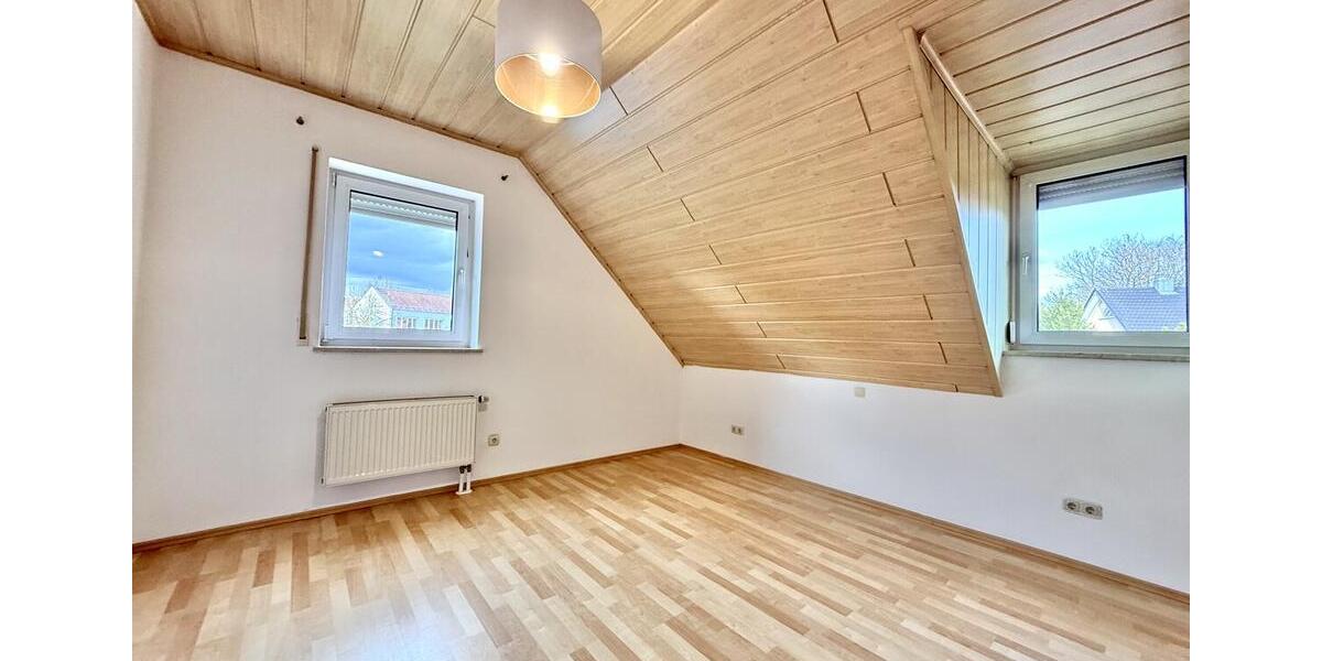 Dachgeschoßwohnung Thalmassing - 2 Zimmer, 67 m&sup2;, 540&euro; | Angebot:25924802