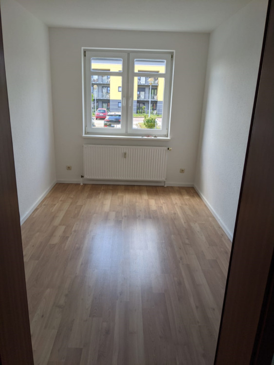 Für Euch neu renoviert- 3 Raumwohnung im Dachgeschoss mit Balkon- ab 01.12.2025 beziehbar zimmer