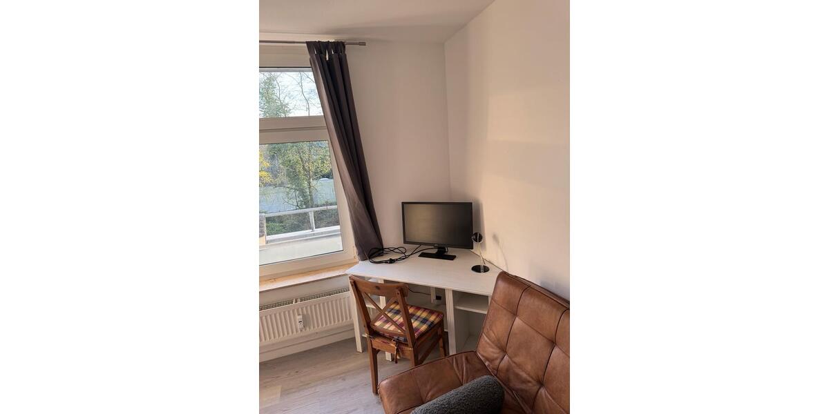 Dachgeschoßwohnung Saarbrücken West - 1 Zimmer, 33 m&sup2;, 750&euro; | Angebot:26322108