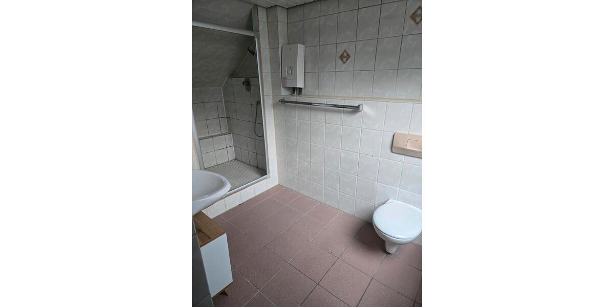 Dachgeschoßwohnung Wernau (Neckar) - 5 Zimmer, 120 m&sup2;, 1.550&euro; | Angebot:26129560