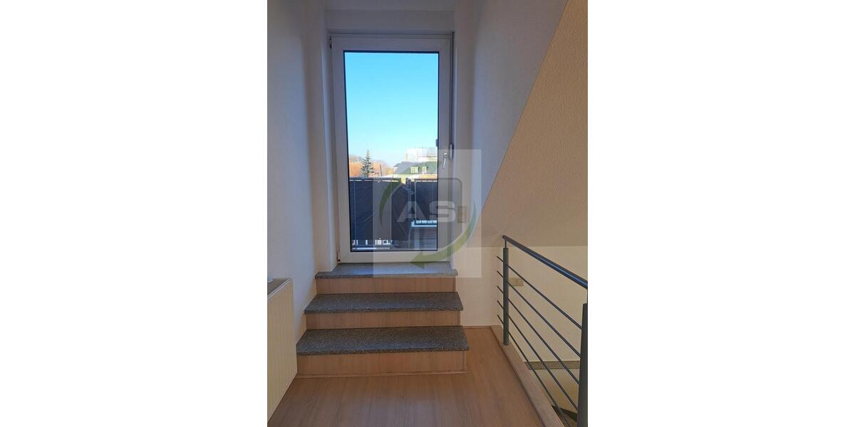 Dachgeschoßwohnung Zwickau - 3 Zimmer, 101 m&sup2;, 749&euro; | Angebot:26004595
