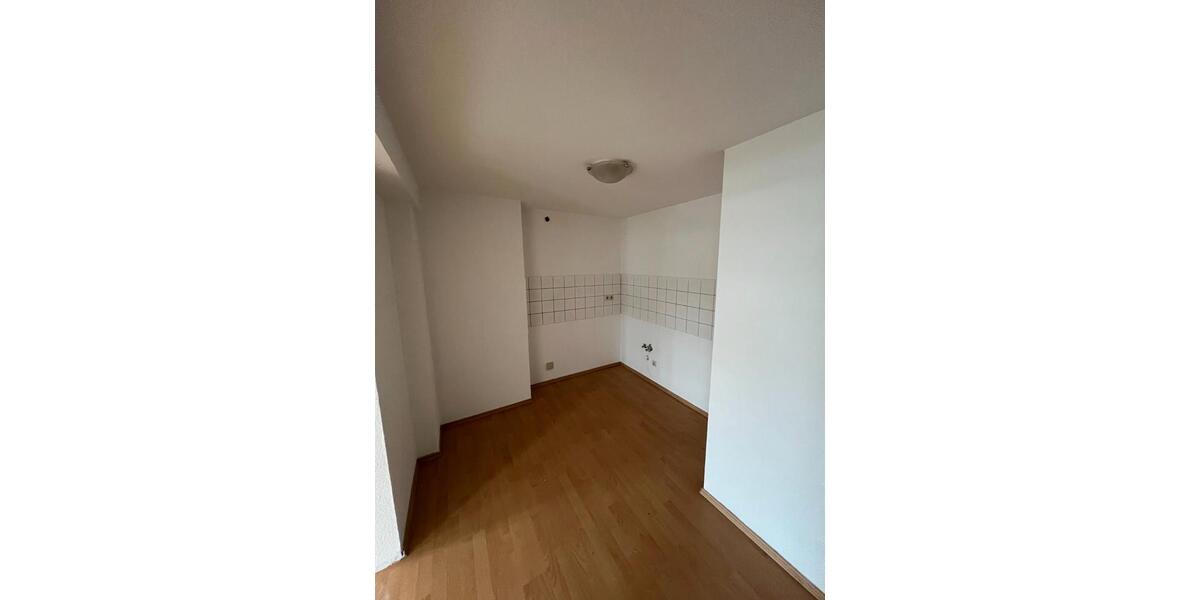 Etagenwohnung Bad Langensalza - 4 Zimmer, 100 m&sup2;, 650&euro; | Angebot:26367199