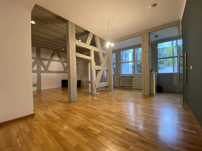 Charmante 3-Zimmer-Wohnung in historischem Haus Nähe Theaterplatz 3 zimmer