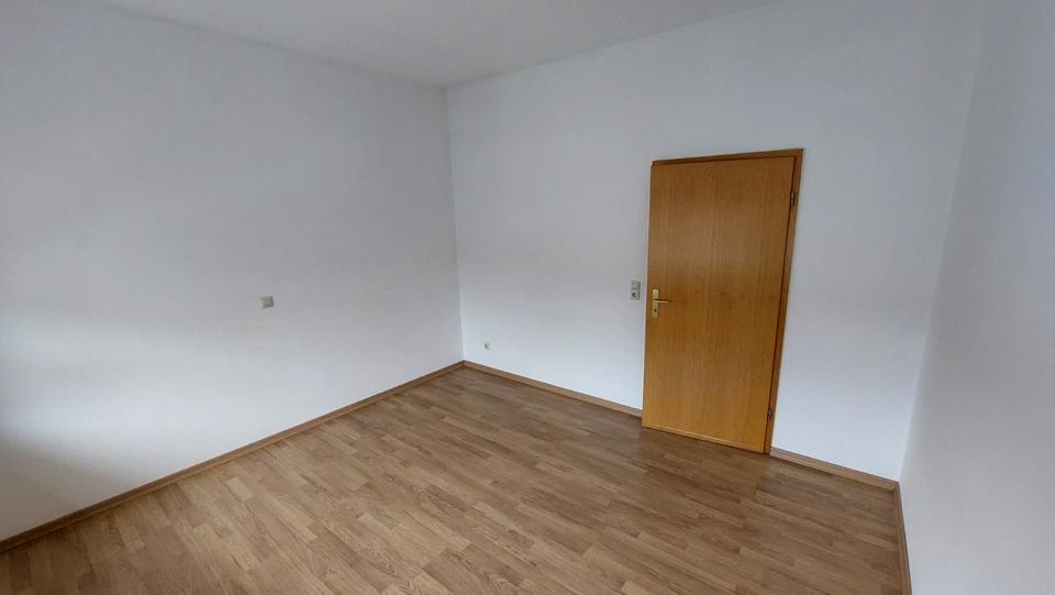 Dachgeschoßwohnung Crimmitschau - 2 Zimmer, 46 m&sup2;, 250&euro; | Angebot:14362944