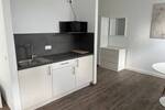 Business-Wohnen - Neu und sehr geschmackvoll möbliertes 1 Zimmer-Appartement im EG, Außenstellplatz oder TG-Stellplatz optional