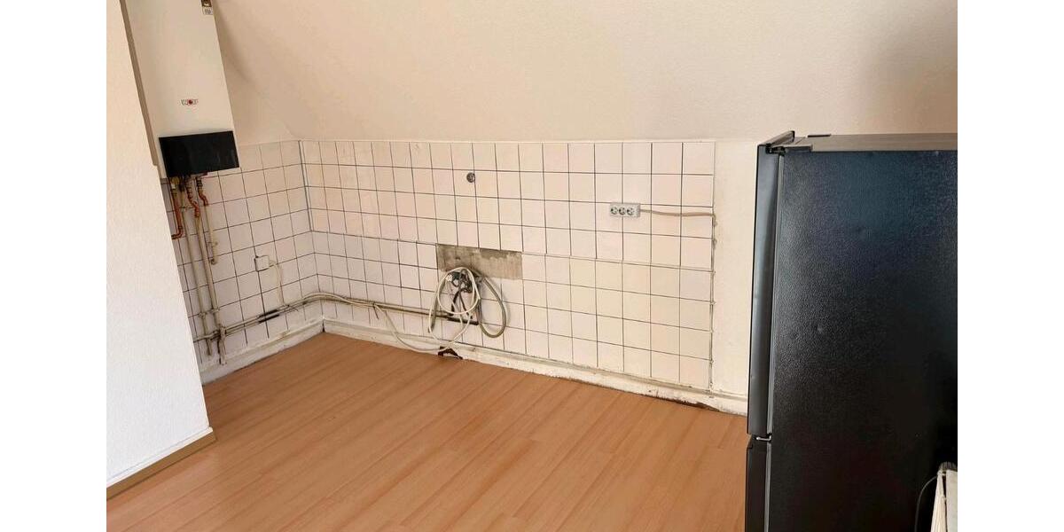 Dachgeschoßwohnung Wiehl - 2 Zimmer, 35 m&sup2;, 300&euro; | Angebot:26598029