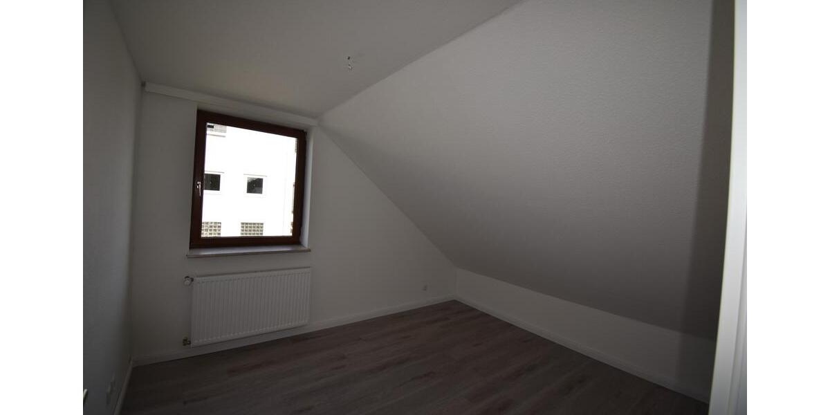 Dachgeschoßwohnung Barmstedt - 3 Zimmer, 64 m&sup2;, 930&euro; | Angebot:26652142