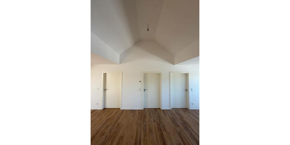 Dachgeschoßwohnung Mönchengladbach Süd - 3 Zimmer, 97 m&sup2;, 1.500&euro; | Angebot:26101906