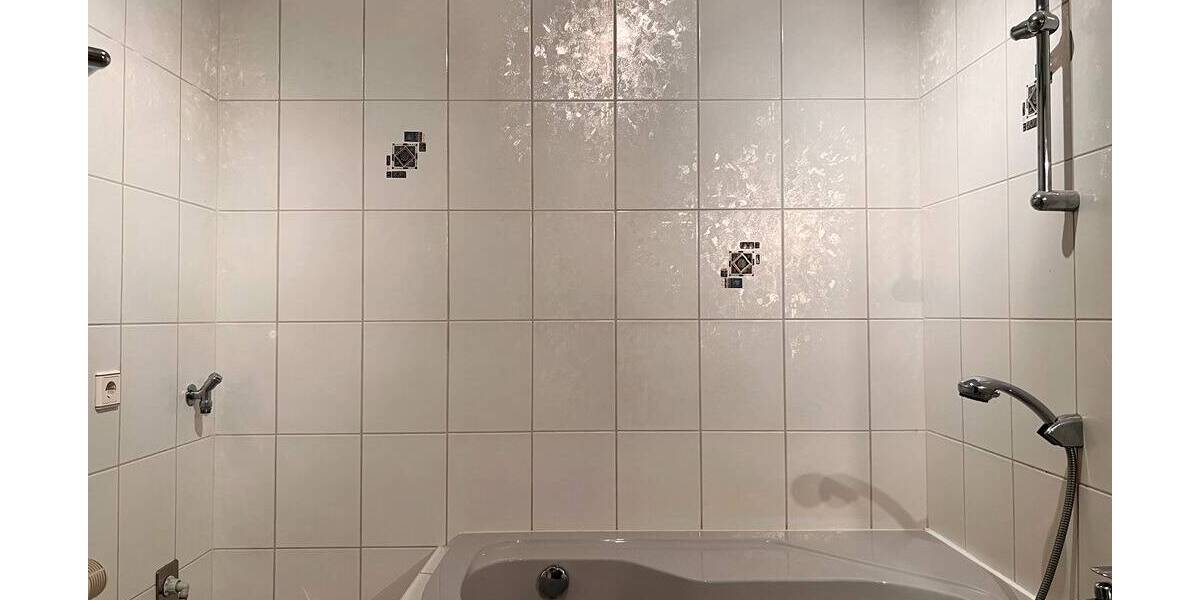 Etagenwohnung Plauen Westend - 2 Zimmer, 67 m&sup2;, 335&euro; | Angebot:26308225