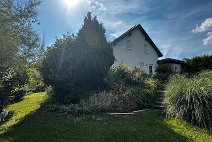 Haus Kraftsdorf - 6 Zimmer, 160 m&sup2;, 1.700&euro; | Angebot:27624900