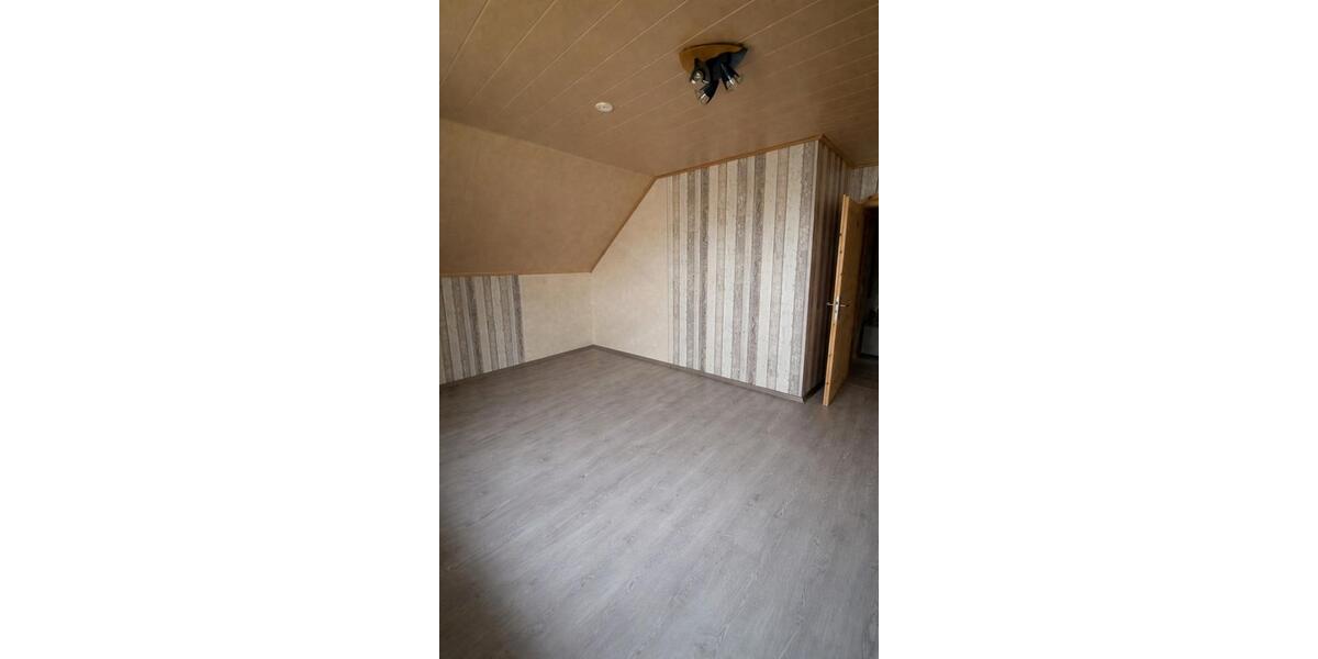Dachgeschoßwohnung Albisheim (Pfrimm) - 3 Zimmer, 92 m&sup2;, 1.000&euro; | Angebot:26420105