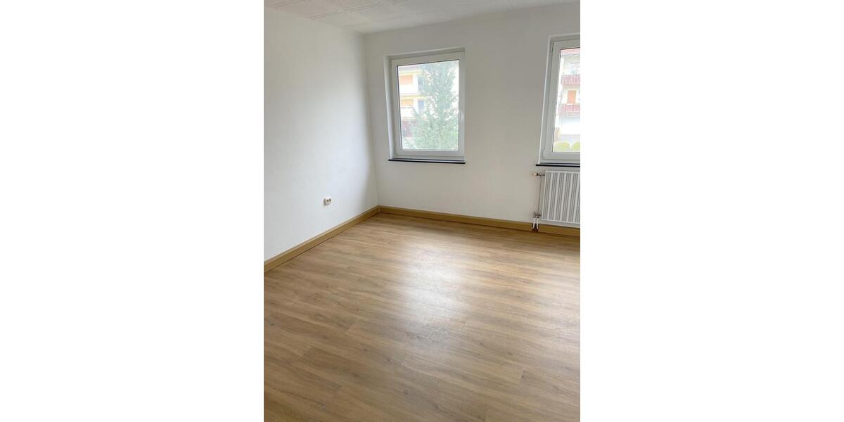 Erdgeschoßwohnung Oberviechtach - 4 Zimmer, 77 m&sup2;, 700&euro; | Angebot:26585909