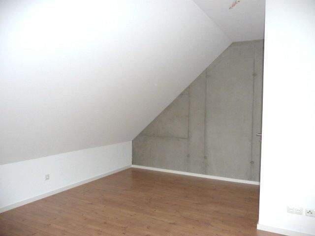 **ERSTBEZUG - Innovativ und modern - 2-Zi-DG-Whg mit Balkon** 2 zimmer