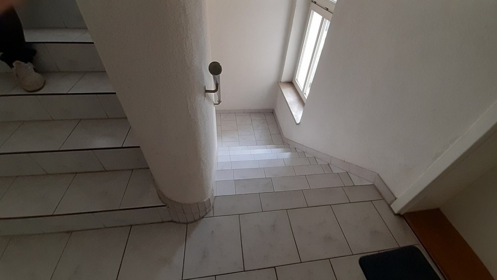 WG-Wohnung mit 4-Zimmern, 3.OG mit 2 Bädern in ruhigem und zentralem Wohnviertel von Gera