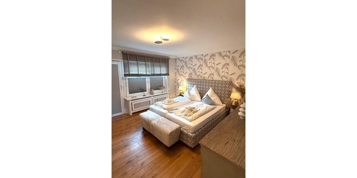Erdgeschoßwohnung Sylt - 4 Zimmer, 200 m&sup2;, 3.500&euro; | Angebot:26322843