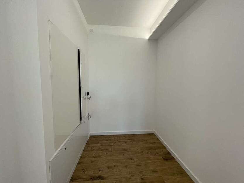 Luxus pur- Hochwertige Wohnung mit Pool, Aufzug und Einbauküche direkt am Zwenkauer See!