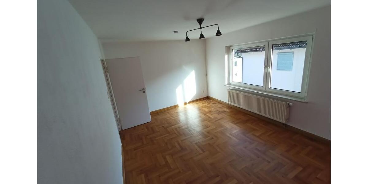 Etagenwohnung Bad Kissingen - 3 Zimmer, 80 m&sup2;, 630&euro; | Angebot:26512239