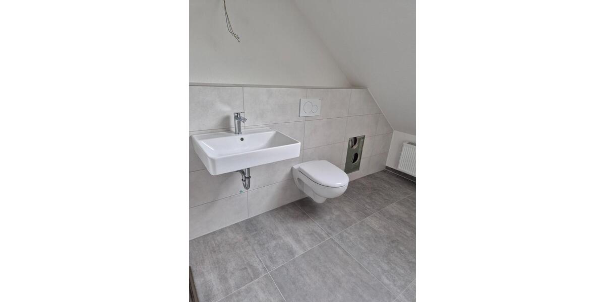 Dachgeschoßwohnung Wiesbaden Mainz-Kostheim - 3 Zimmer, 87 m&sup2;, 1.269&euro; | Angebot:25431440