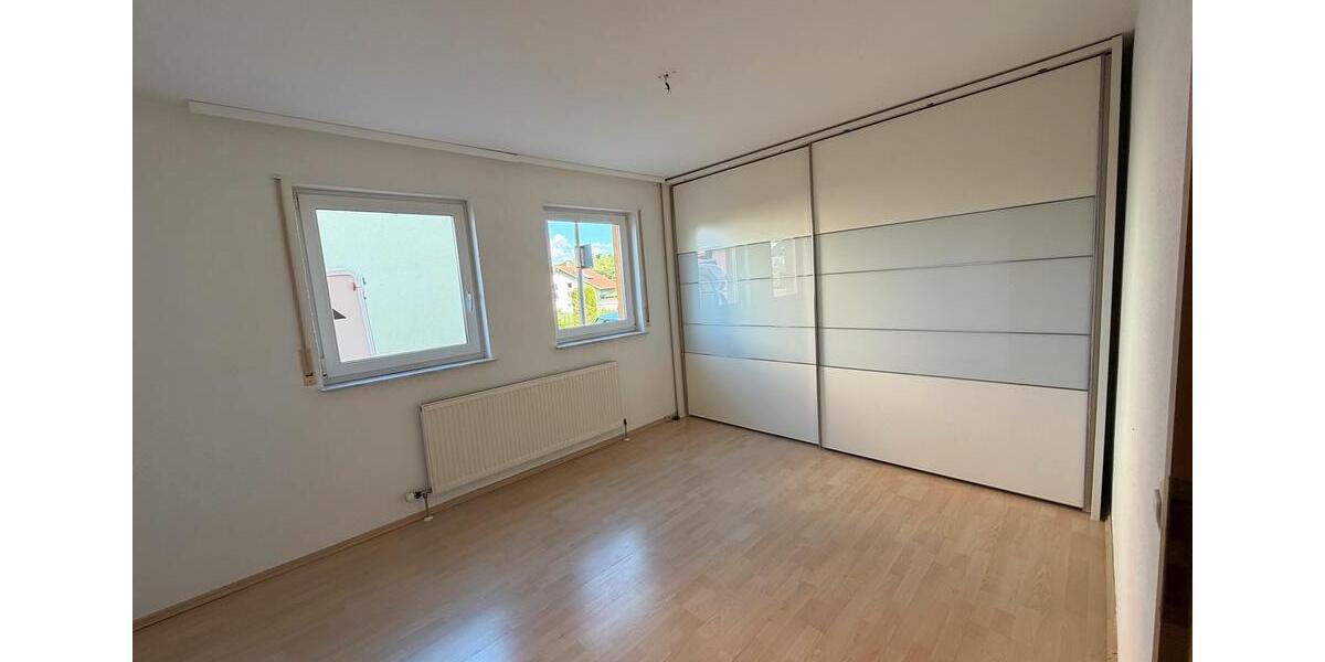 Erdgeschoßwohnung Bretten - 2 Zimmer, 70 m&sup2;, 900&euro; | Angebot:26507751
