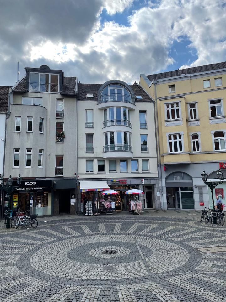 KLASSE 3-Zimmer-Wohnung am MARKTPLATZ in Düsseldorf-BENRATH