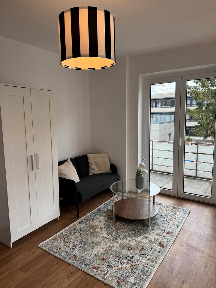 Apartment mit Balkon + Küche in Neuss Innenstadt zimmer