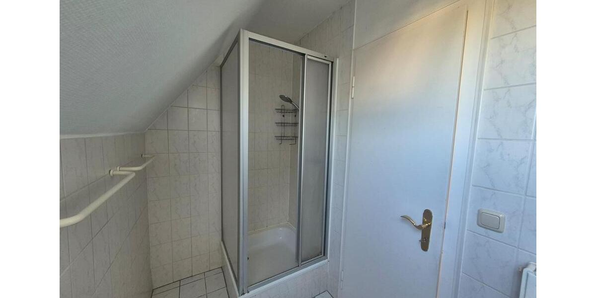Dachgeschoßwohnung Lübbecke - 3 Zimmer, 65 m&sup2;, 505&euro; | Angebot:26547021