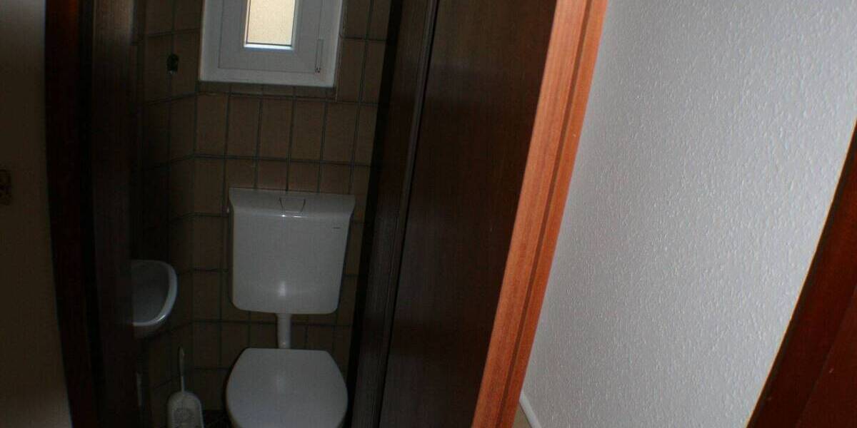 DU , Dellpl.25, 2.OG, 85 m², 2 Zi, Flur, Küche, Bad,Balkon,zusätzl.ein App. 1 Zi.,Flur,WC,1 gr.Einbauschrank 3 zimmer