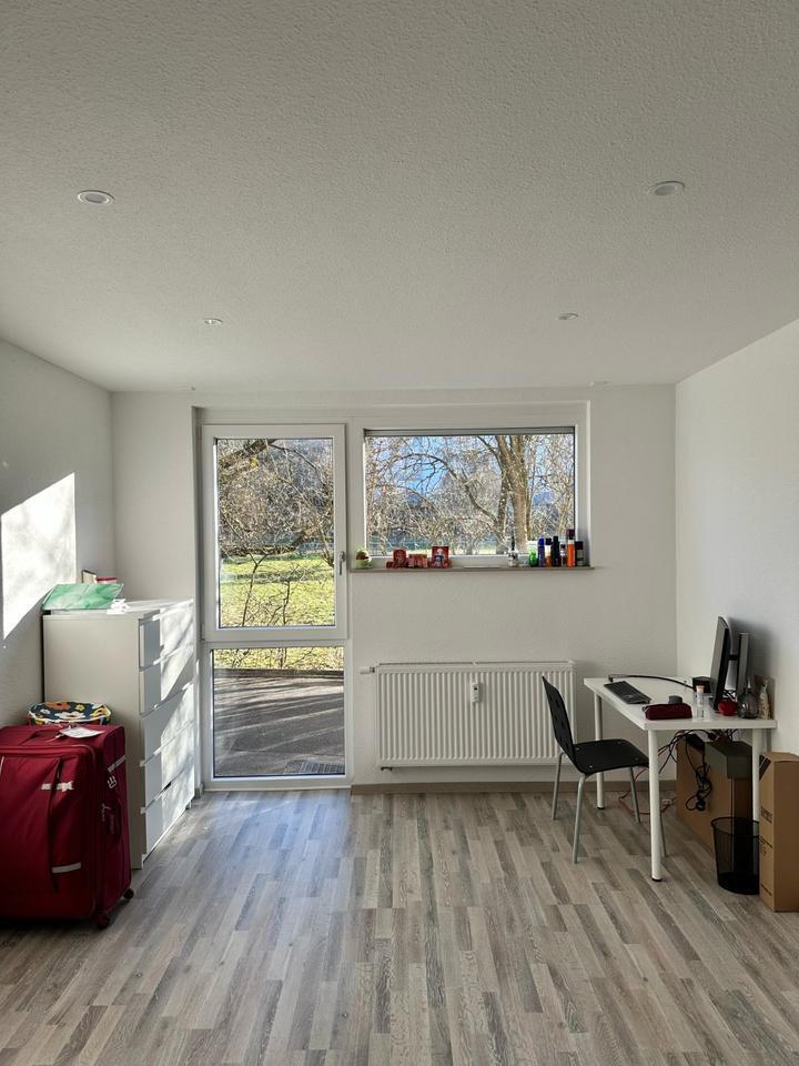 Möbliertes 18qm Zimmer - 5er WG, Nähe Mercedes