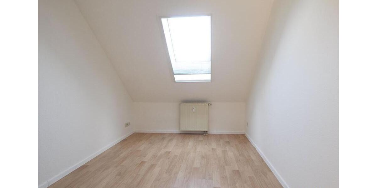 Dachgeschoßwohnung Hainichen - 3 Zimmer, 70 m&sup2;, 398&euro; | Angebot:24144480