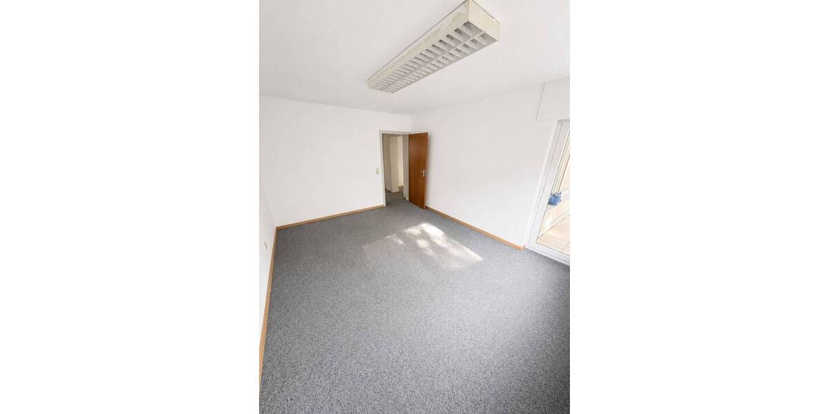 Gewerbeobjekt Waldkirch - 3 Zimmer, 78 m&sup2;, 1.050&euro; | Angebot:26674672