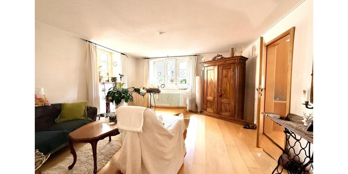 Etagenwohnung Staufen im Breisgau - 4 Zimmer, 121 m&sup2;, 1.600&euro; | Angebot:25907956