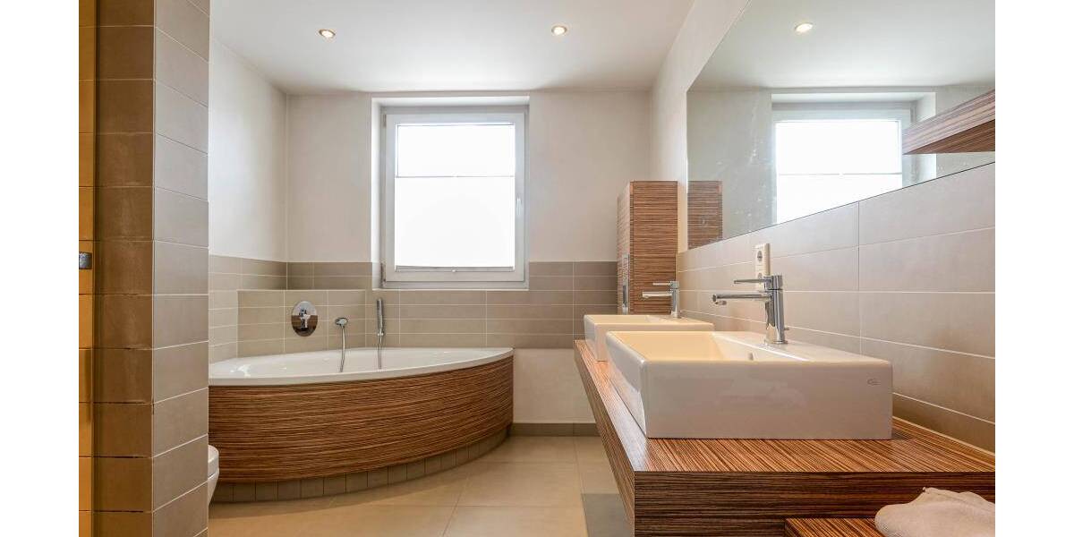 Etagenwohnung Leverkusen Opladen - 3 Zimmer, 149 m&sup2;, 1.800&euro; | Angebot:26675048