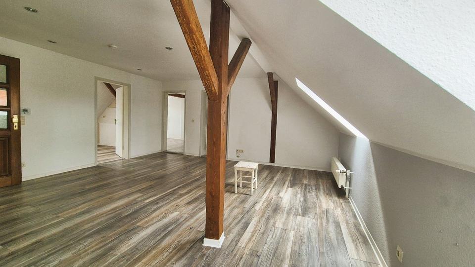 Dachgeschoßwohnung Sangerhausen - 3 Zimmer, 82 m&sup2;, 425&euro; | Angebot:21526607