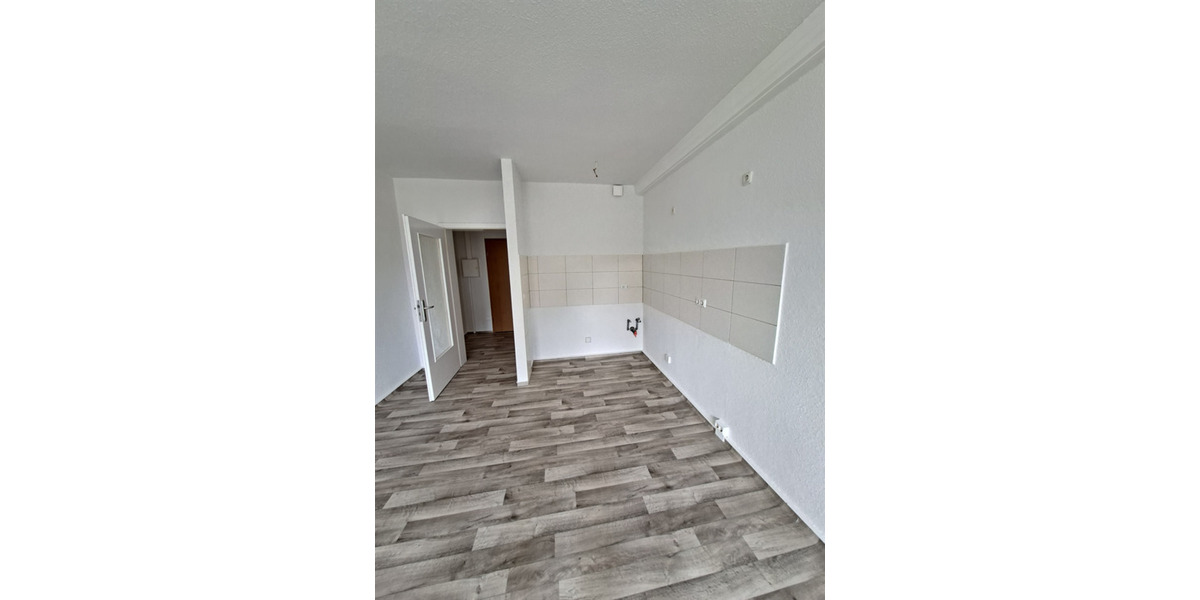 Etagenwohnung Neustrelitz - 1 Zimmer, 27 m&sup2;, 192&euro; | Angebot:25431917