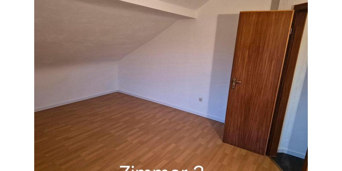 Dachgeschoßwohnung Kirchhain - 3 Zimmer, 80 m&sup2;, 500&euro; | Angebot:26272102