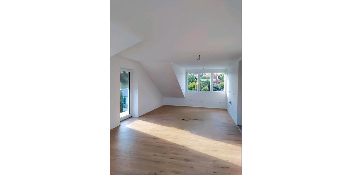 Dachgeschoßwohnung Dettelbach - 2.5 Zimmer, 83 m&sup2;, 985&euro; | Angebot:25174920