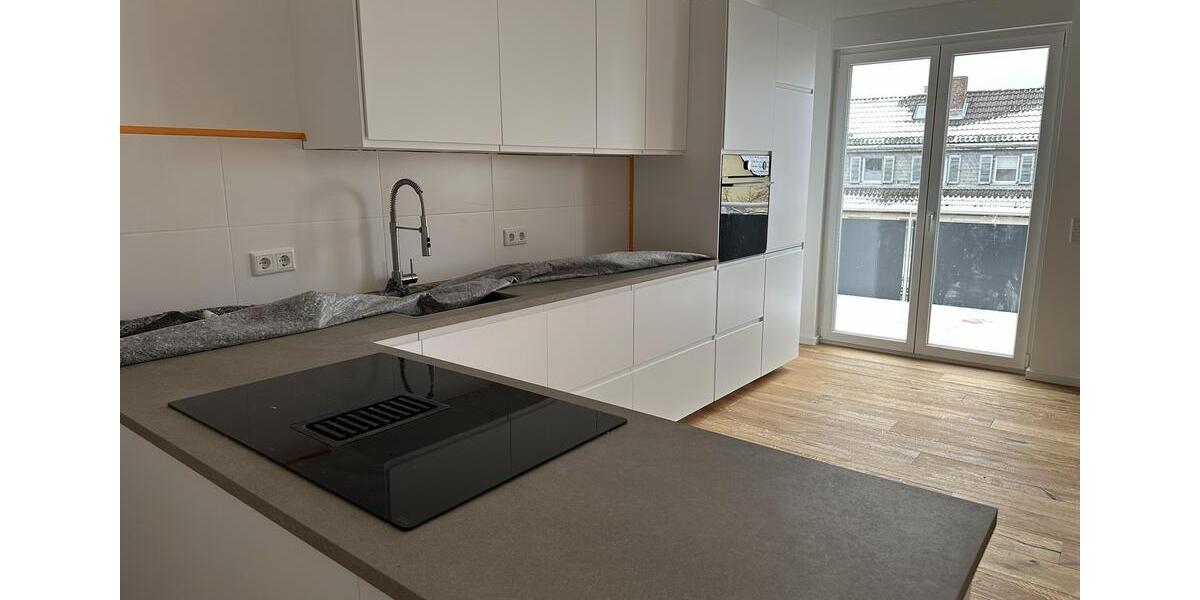 Erstbezug! Exklusives Wohnen im DG: 3-Zimmer, 5m Deckenhöhe, KfW 40, Klimaanlage, EBK & Südbalkon 3 zimmer