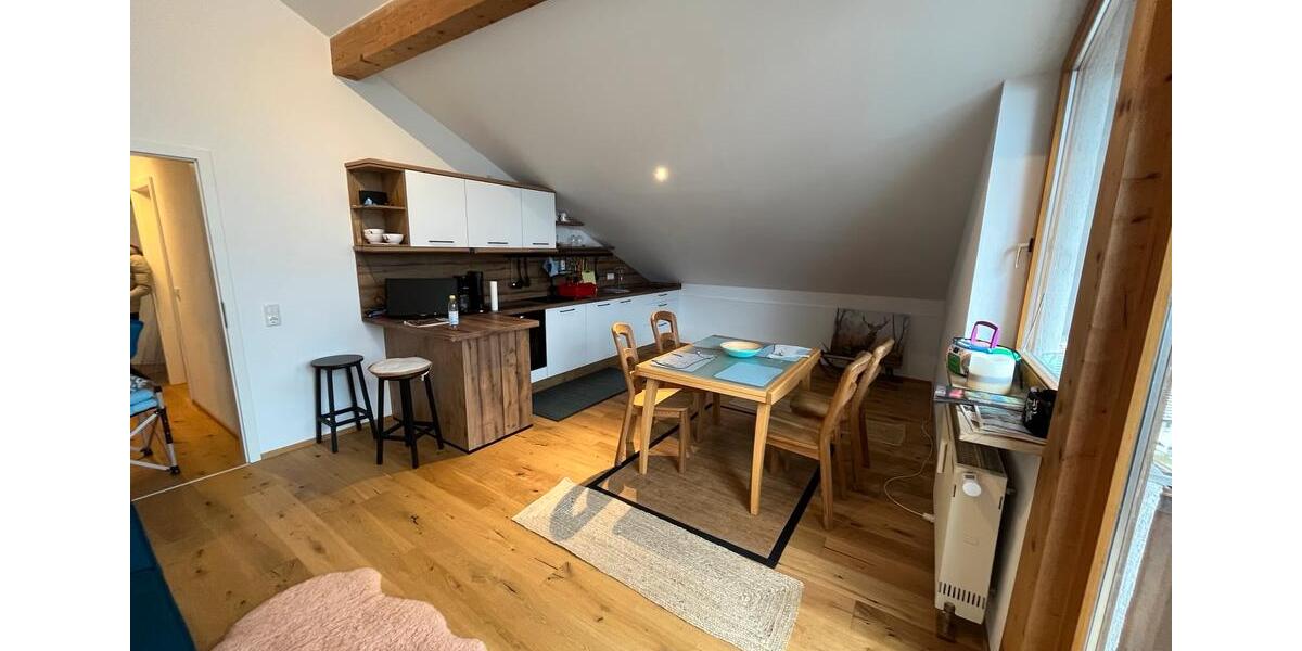 Dachgeschoßwohnung Siegsdorf - 3 Zimmer, 68 m&sup2;, 1.440&euro; | Angebot:26285822