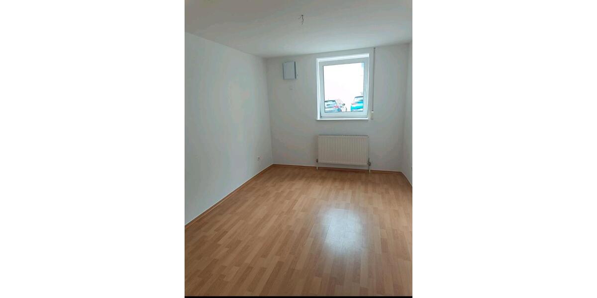 Erdgeschoßwohnung Deggendorf - 3.5 Zimmer, 89 m&sup2;, 960&euro; | Angebot:25840246