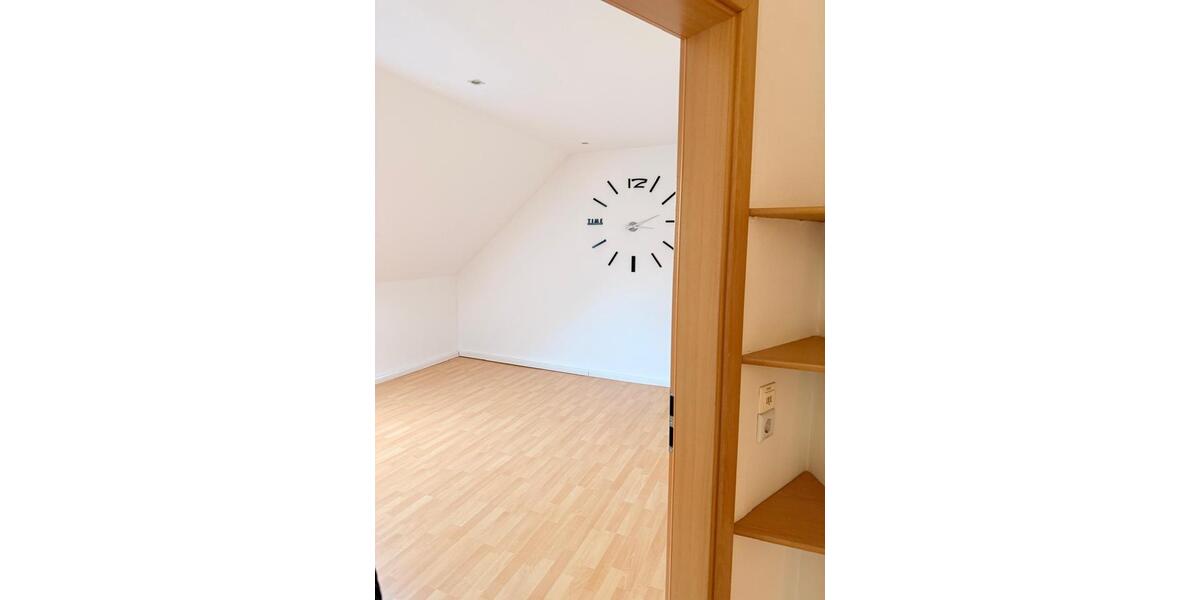 Dachgeschoßwohnung Ronshausen - 3 Zimmer, 70 m&sup2;, 700&euro; | Angebot:26243014