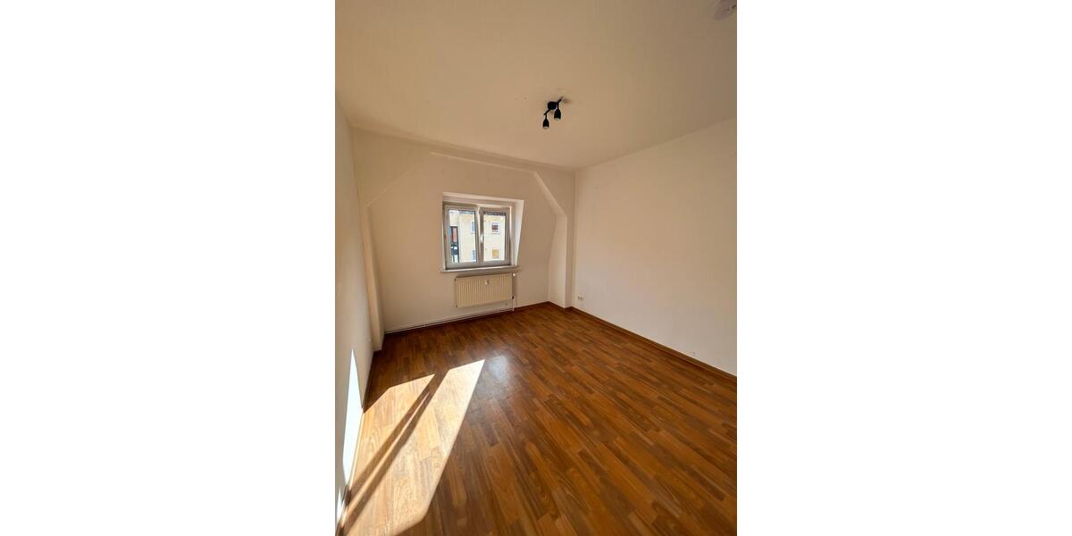 Dachgeschoßwohnung Am Ettersberg - 3 Zimmer, 70 m&sup2;, 520&euro; | Angebot:25269875