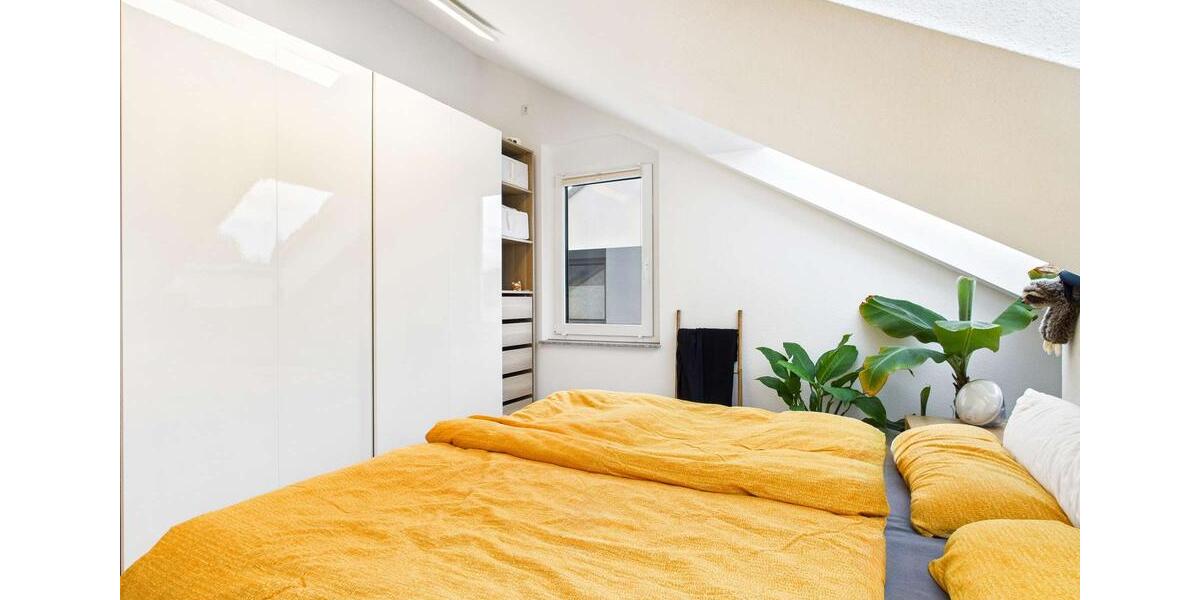 Dachgeschoßwohnung Kornwestheim - 4 Zimmer, 94 m&sup2;, 1.880&euro; | Angebot:24663488