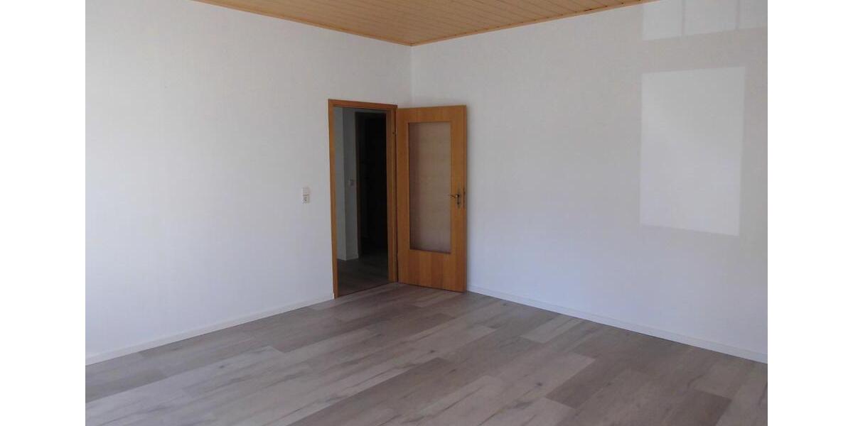 Erdgeschoßwohnung Bad Bibra - 2 Zimmer, 55 m&sup2;, 300&euro; | Angebot:21580075