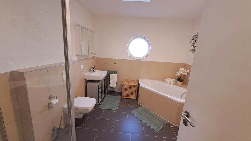 Wohnen auf Zeit Leverkusen - 2 Zimmer, 86 m&sup2;, 1.200&euro; | Angebot:23595088