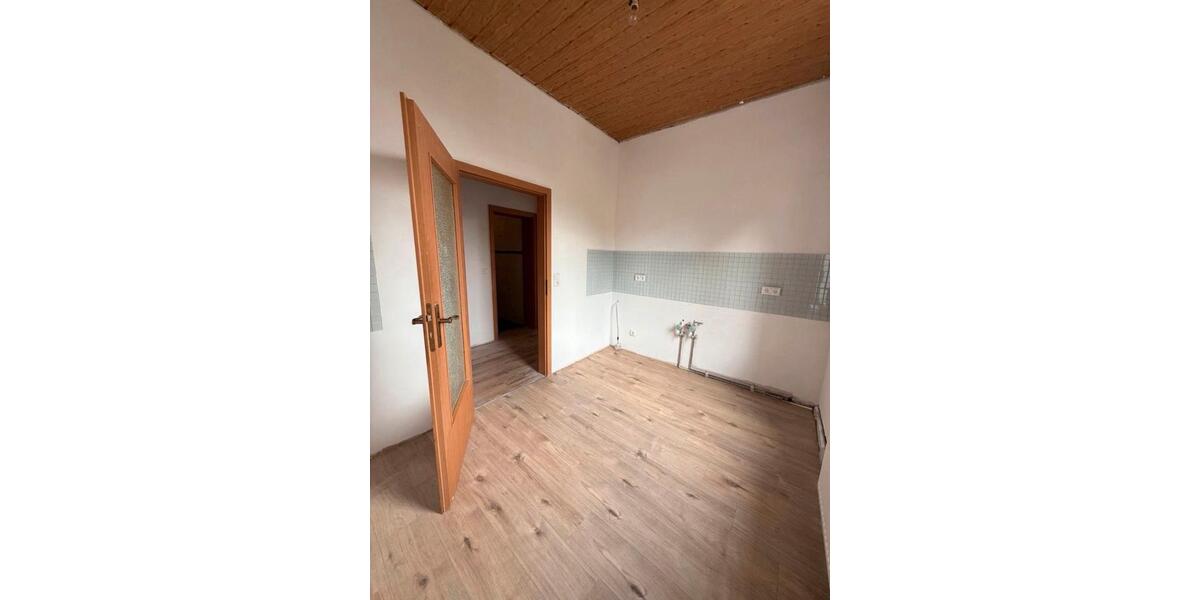 Etagenwohnung Arzberg - 5 Zimmer, 100 m&sup2;, 720&euro; | Angebot:24812539
